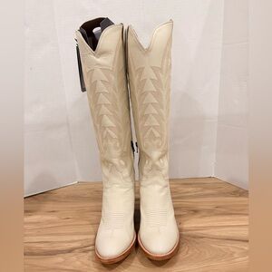 Lucchese Jasmine Cream Boots - NWT